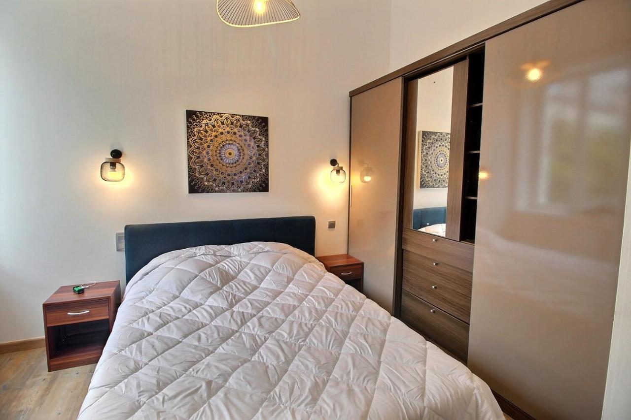 Appartement De Charme Dans Immeuble Haussmannien เปรีเกอ ภายนอก รูปภาพ