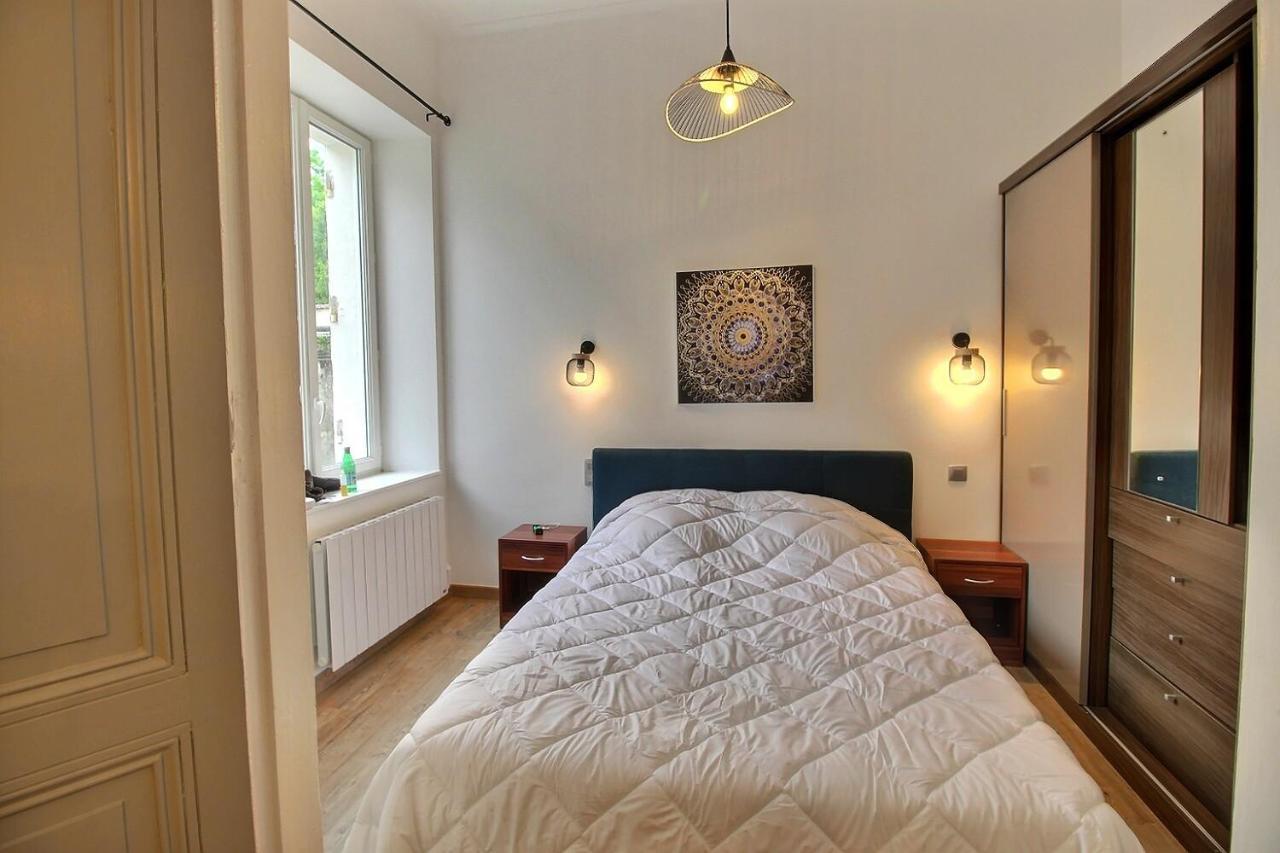 Appartement De Charme Dans Immeuble Haussmannien เปรีเกอ ภายนอก รูปภาพ